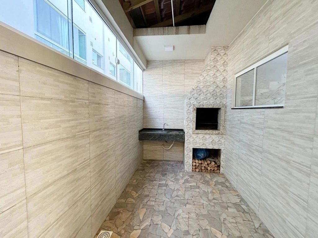 Casa 2 quartos para venda no bairro Bombas em Bombinhas