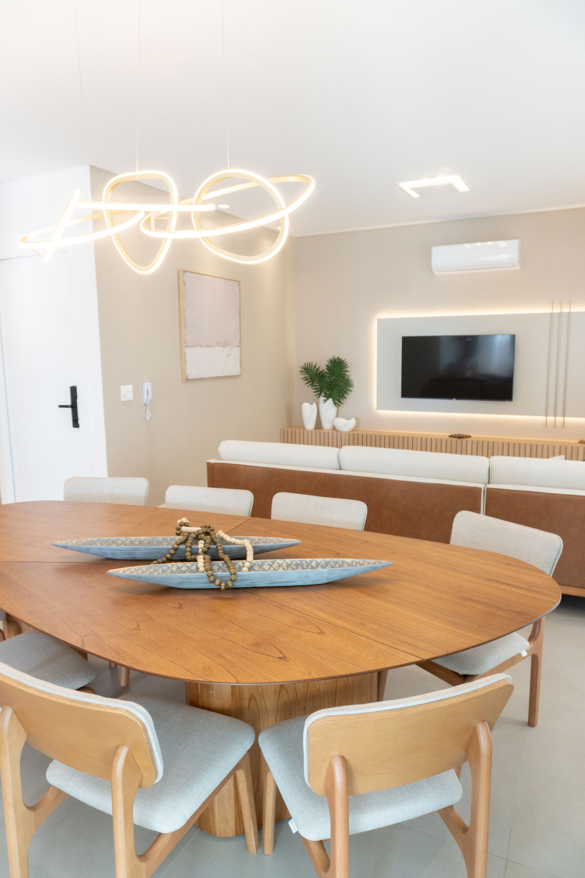Apartamento Novo e Mobiliado Meia Praia